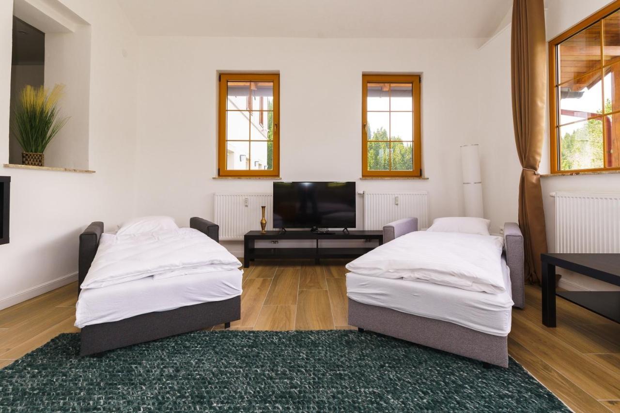 Apartman Ela ฮอร์นีบลาทนา ภายนอก รูปภาพ