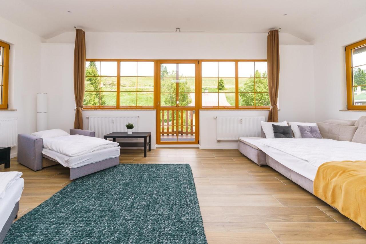 Apartman Ela ฮอร์นีบลาทนา ภายนอก รูปภาพ