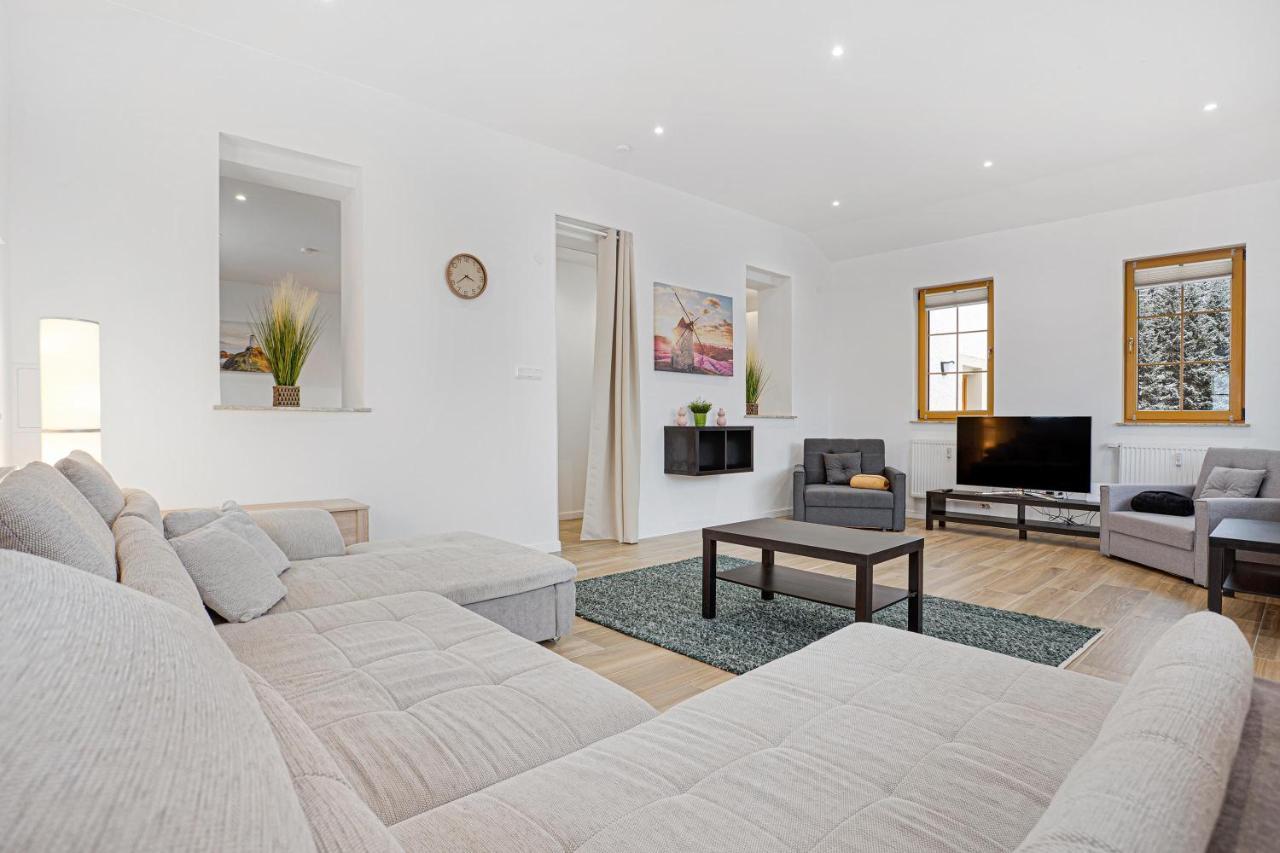 Apartman Ela ฮอร์นีบลาทนา ภายนอก รูปภาพ