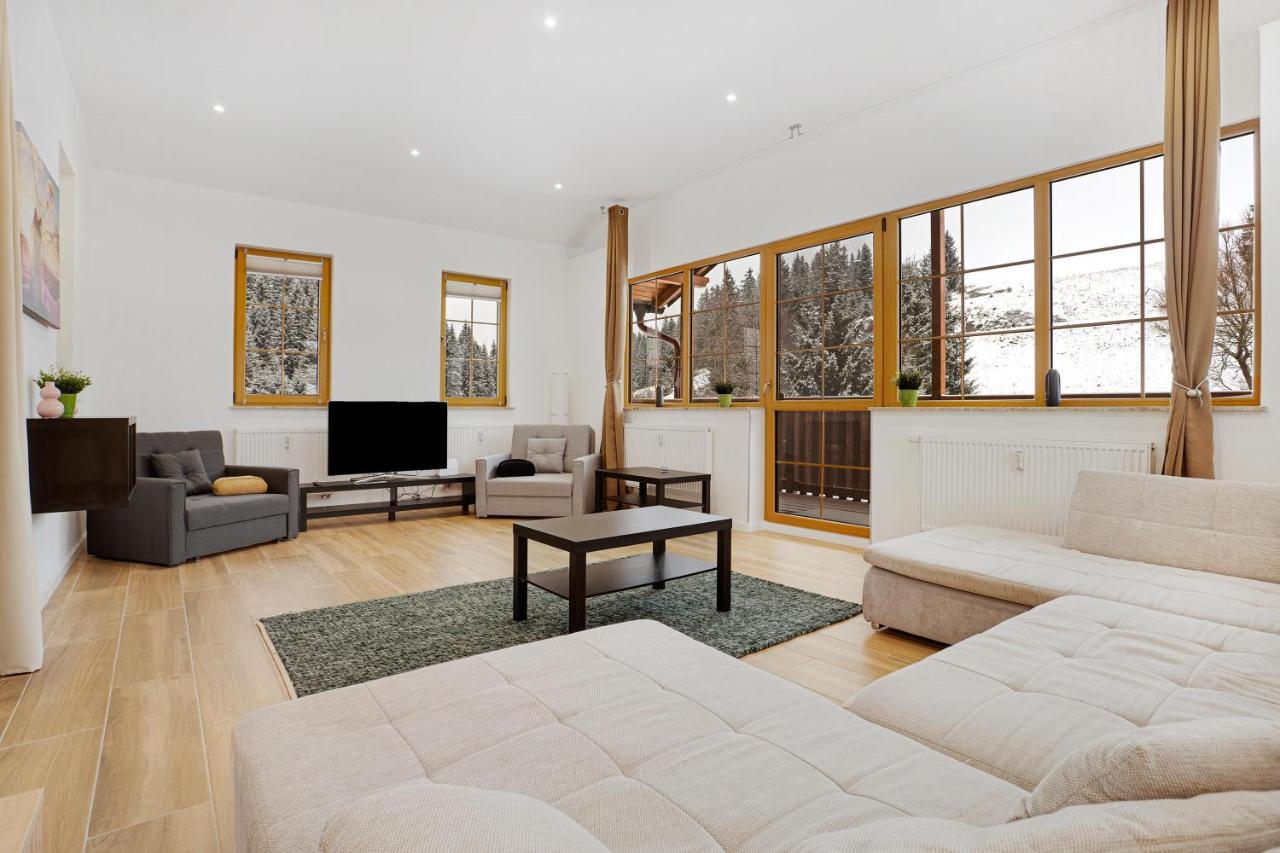 Apartman Ela ฮอร์นีบลาทนา ภายนอก รูปภาพ